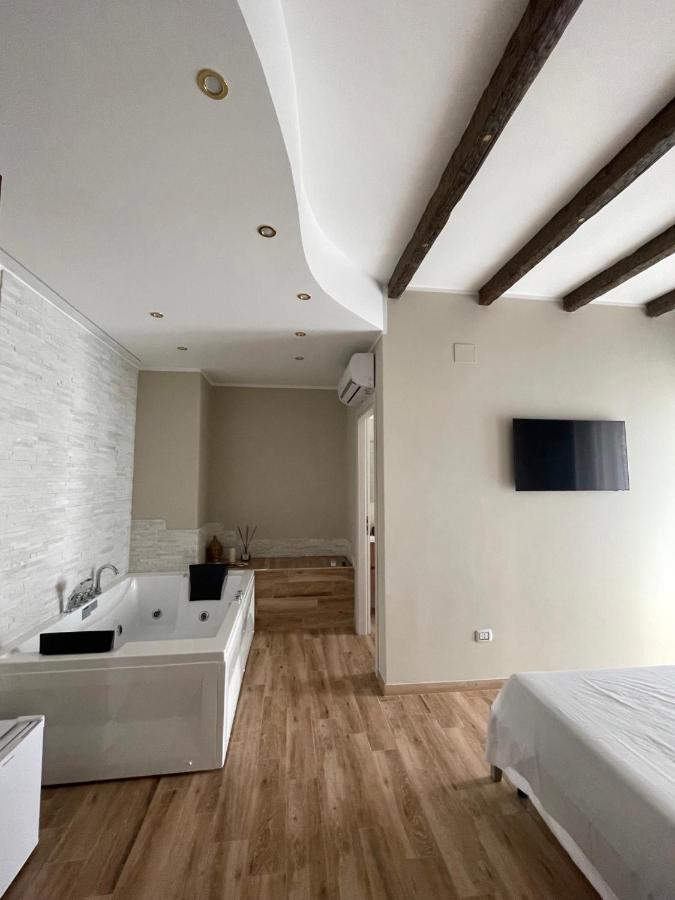 B&B New Paris & Suite Taranto Esterno foto